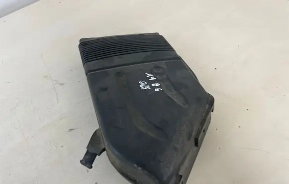 Audi A4 S4 B7 8E 8H Air intake duct part 8E0129617