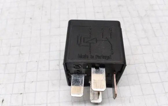 Ford Focus Other relay FOAB14B192AA