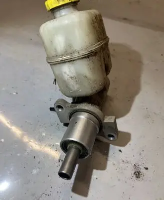 Jeep Cherokee III KJ Master brake cylinder
