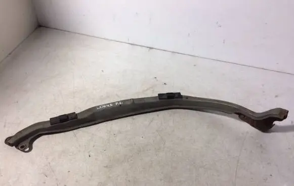 Lexus IS 200-300 Front bumper mounting bracket