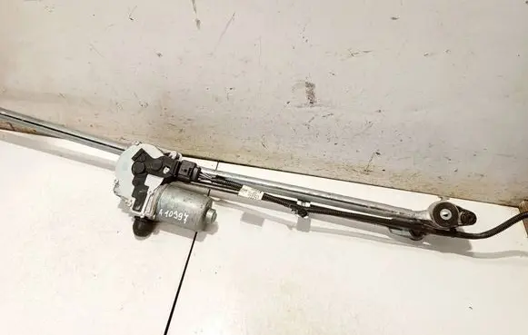 Ford C-MAX II Front wiper linkage and motor 17k636