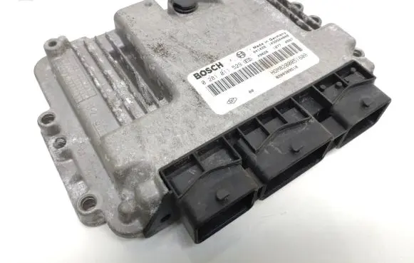 Opel Vivaro Engine control unit/module 8200389519 0281011529