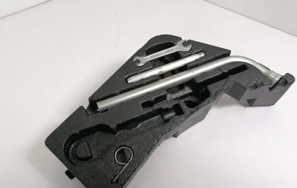 Audi Q7 4L Tool set 4L0012113C 7L0012219