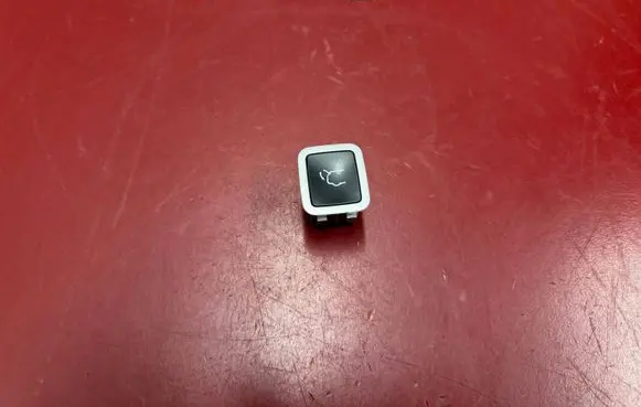 Chrysler Pacifica Tailgate opening switch 68443107AA