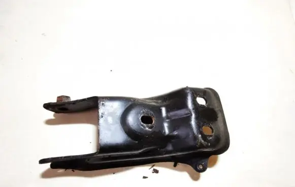 Honda Accord Engine mounting bracket