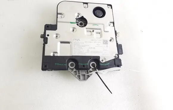 Jeep Avenger Antenna control unit 9863647080