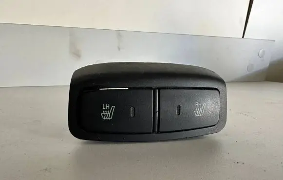 Hyundai Tucson JM Seat heating switch 9332023000 93320 41210