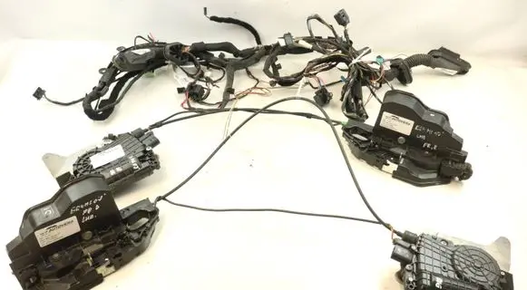 BMW M6 Front door soft close latching motor (coupe) 7202162 7174636 702159