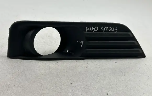 Ford Focus Front fog light trim/grill 4M5119953AE