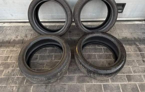 Volkswagen Golf VIII R17 summer tire 