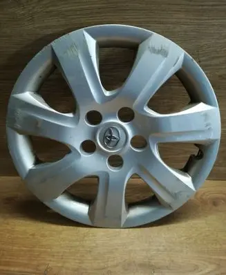 Toyota Corolla Verso AR10 R16 wheel hub/cap/trim 4260206050B
