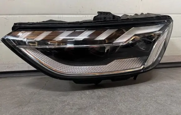 Audi A4 S4 B9 8W Headlight/headlamp 8W0941035E