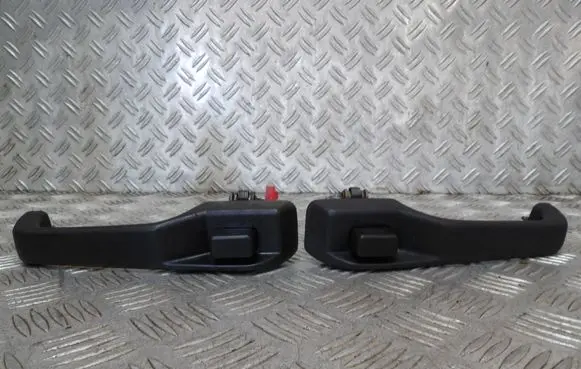 Jeep Grand Cherokee Front door exterior handle 