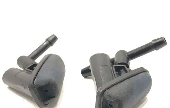Ford Focus Windshield washer spray nozzle 