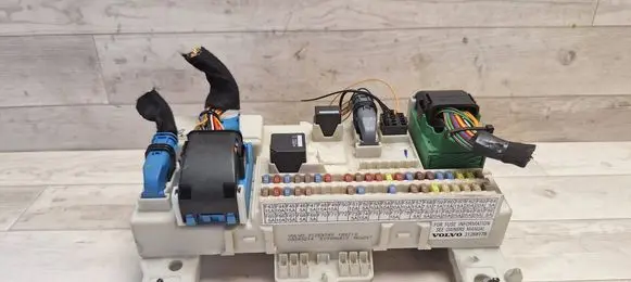 Volvo V50 Fuse module 31268178