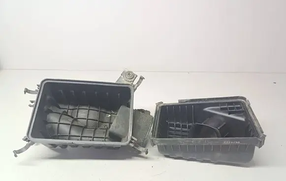 Hyundai Tucson JM Air filter box 28111E000 28112E000