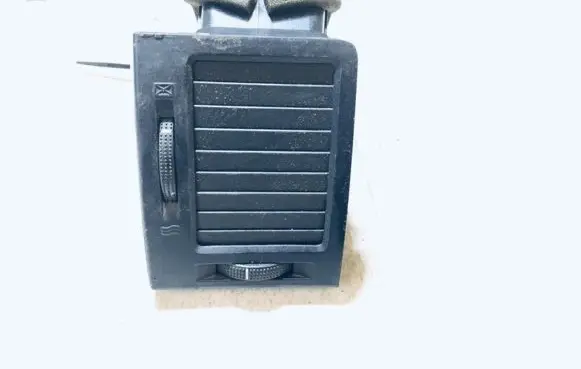 Hyundai Getz Dash center air vent grill