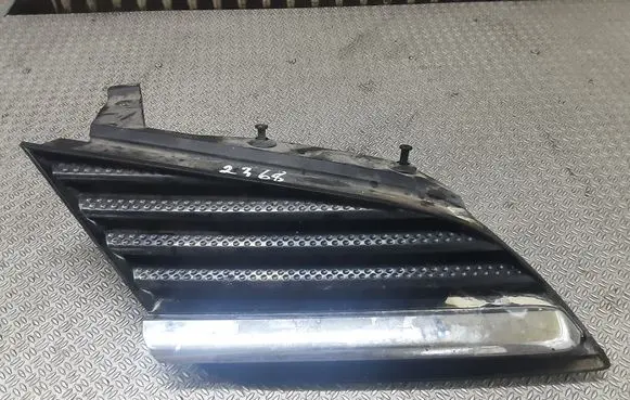 Nissan Primera Front bumper upper radiator grill 62320AU300