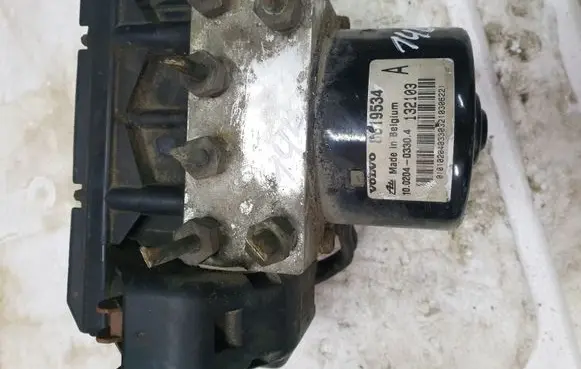 Volvo V70 ABS Pump 8619535 10020403304