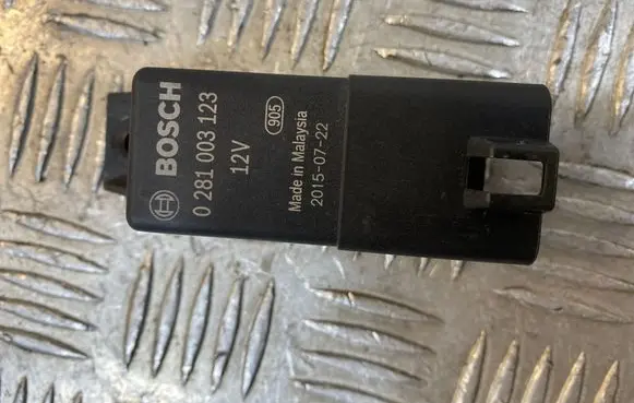 Glow plug pre-heat relay