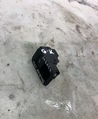 Volkswagen Touran III Electric window control switch 5ta868247