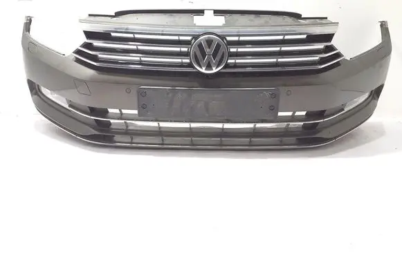 Volkswagen PASSAT B8 Front bumper 3G0807221A