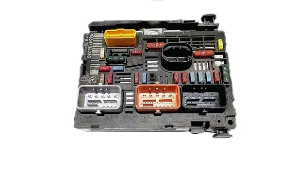 Citroen C4 I Fuse module 9664706280
