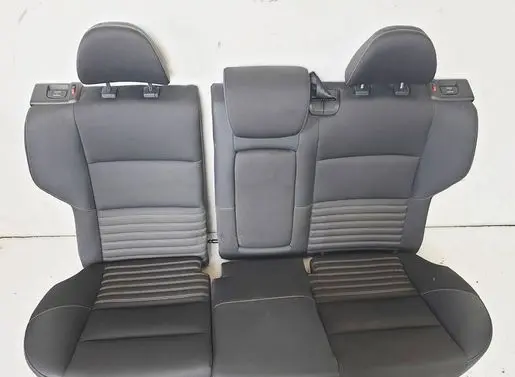 Volvo V50 Second row seats 