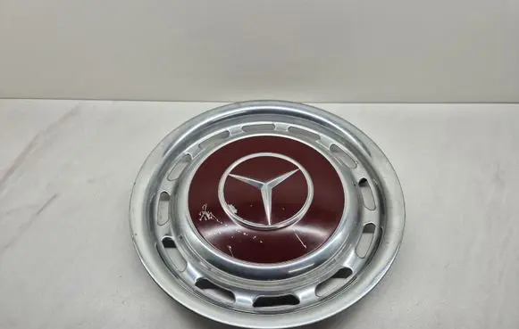 Mercedes-Benz W123 R14 wheel hub/cap/trim 