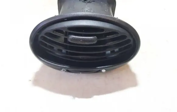 Ford Focus Dash center air vent grill 98ab19893 01b1ar66za
