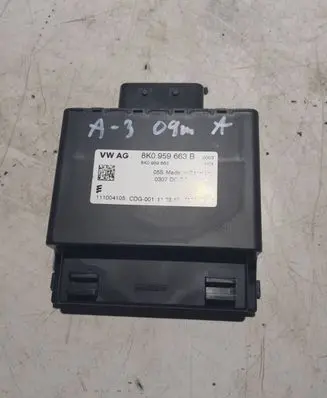 Audi A3 S3 8P Voltage converter/converter module 8K0959663B