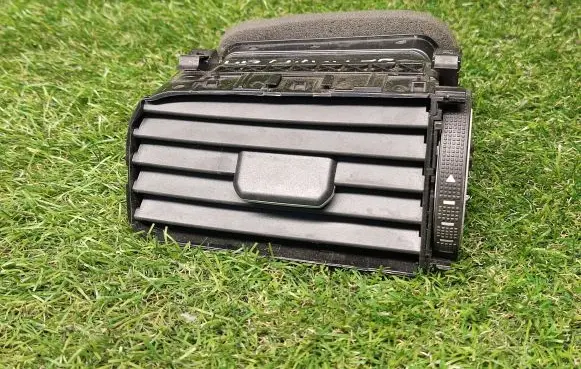 Volkswagen Jetta VI Dashboard side air vent grill/cover trim 5C6819703B
