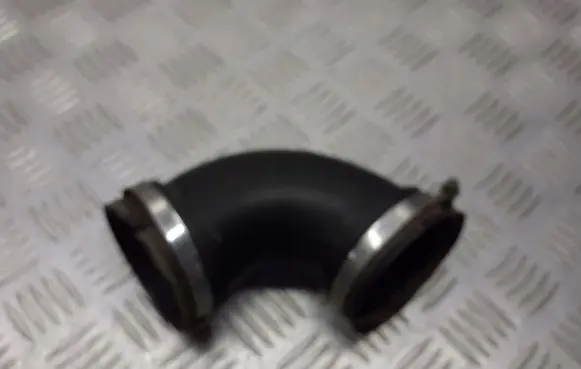 Opel Astra H Air intake hose/pipe 55350896