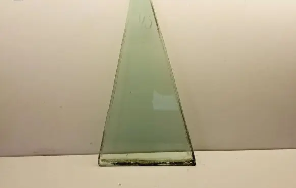 Rear vent window glass