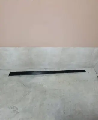 Roof trim bar molding cover