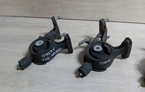 Toyota Verso Engine mount vacuum valve 