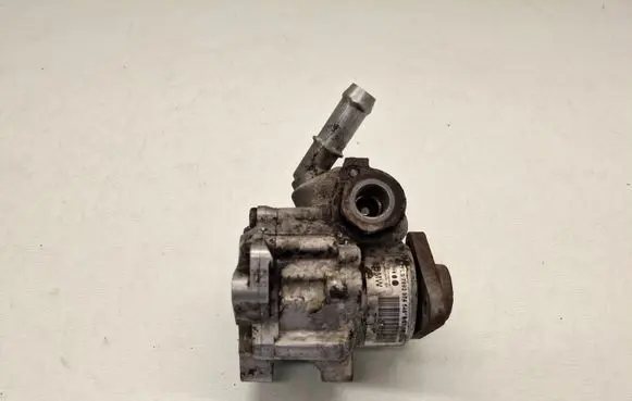 BMW 3 E90 E91 Power steering pump 7692974546