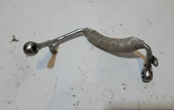 Volkswagen PASSAT CC Turbo turbocharger oiling pipe/hose 06J121497G
