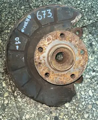 Skoda Octavia Mk2 (1Z) Front wheel hub