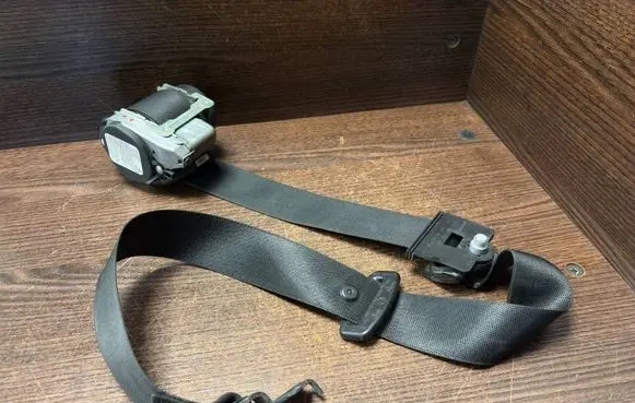 Volkswagen Crafter Front seatbelt 2018680222 214180052