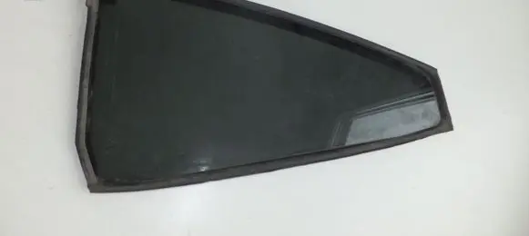 Lexus GX J120 Rear vent window glass E643R00150