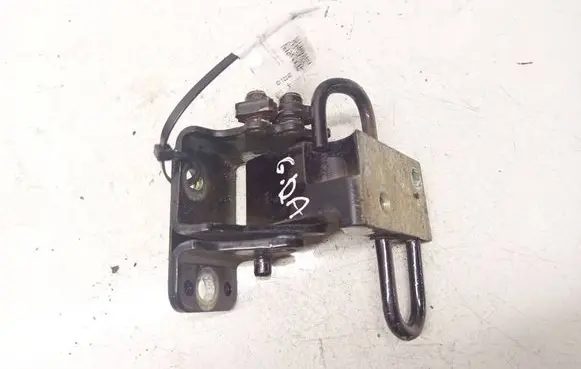 Volkswagen Touareg I Rear door lower hinge 7L0833412