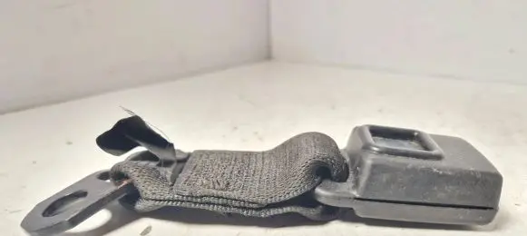 Mitsubishi Colt Middle seatbelt (rear) Mn108304
