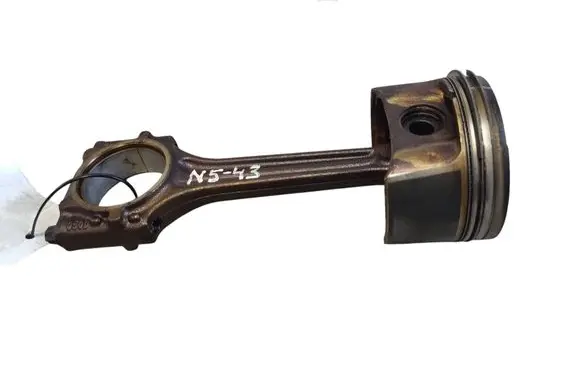 Volkswagen Golf V Piston with connecting rod 