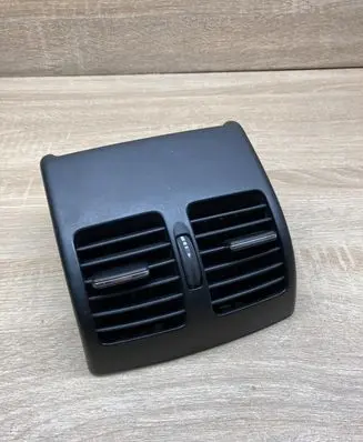 Mercedes-Benz C W204 Rear air vent grill A2048300954