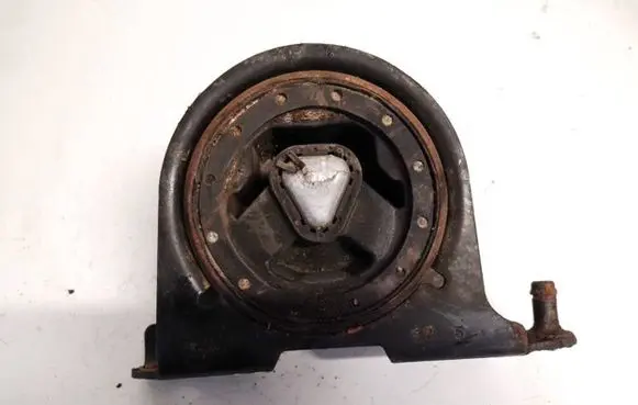 Chrysler Grand Voyager IV Engine mount bracket