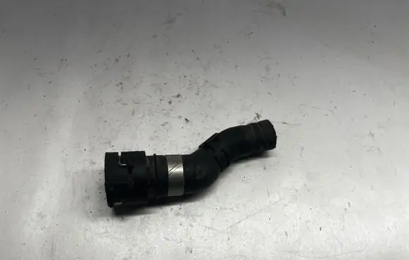 Audi A8 S8 D4 4H Engine coolant pipe/hose S0000379