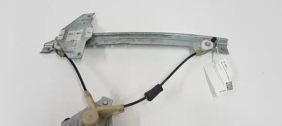 Rear door manual window regulator