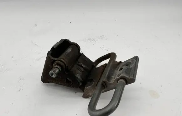 Audi TT TTS Mk2 Front door lower hinge 8J0831411