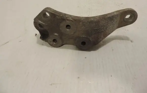 Opel Corsa E Engine mount vacuum valve 13427225